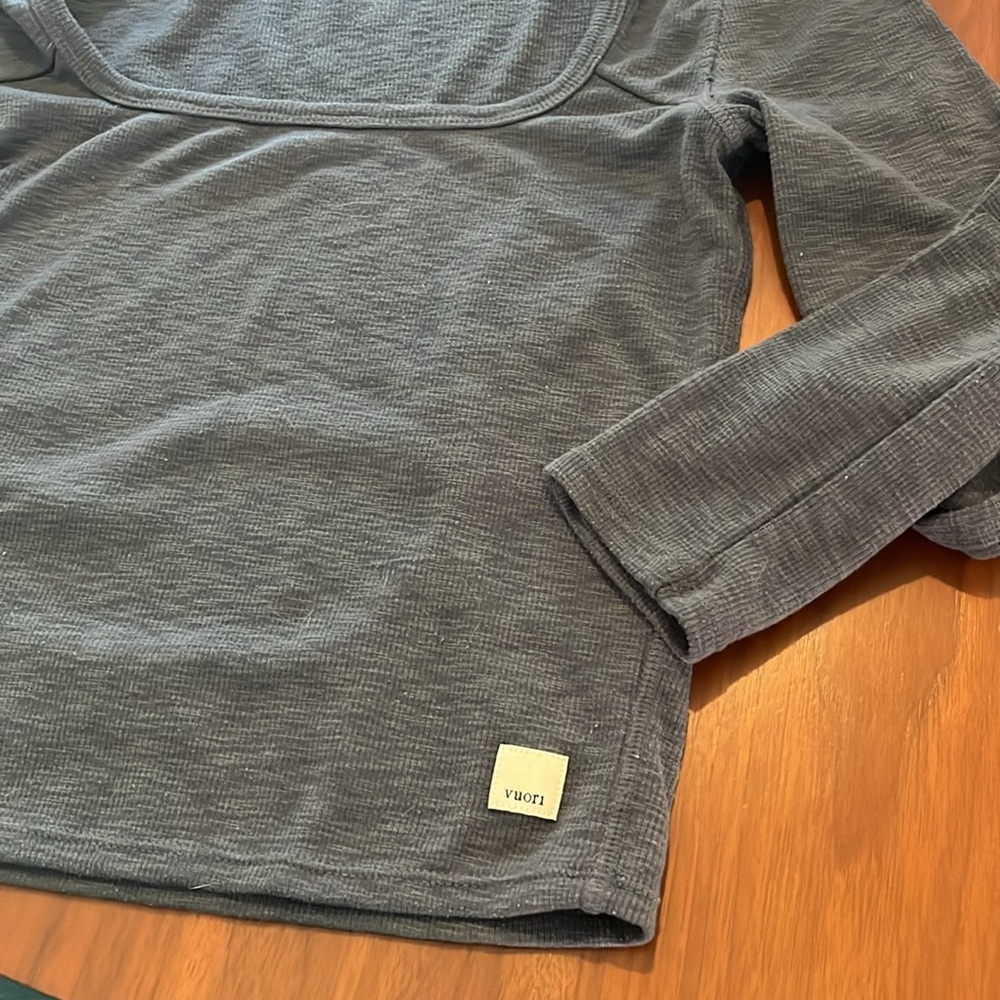 Vuori Long-Sleeve Crop